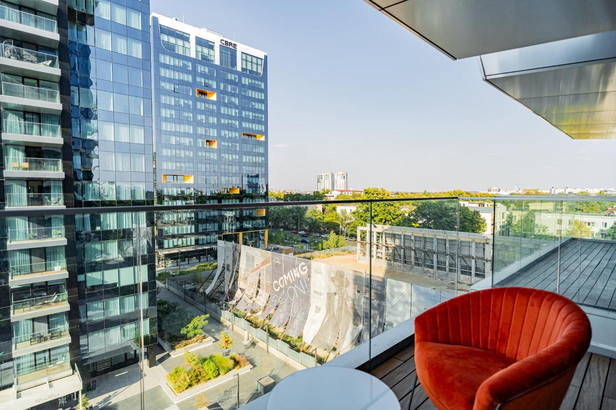 Apartment One Floreasca Luxurious - Panormaic & Park Views